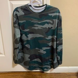Camo long sleeved T-shirt. Women’s medium.